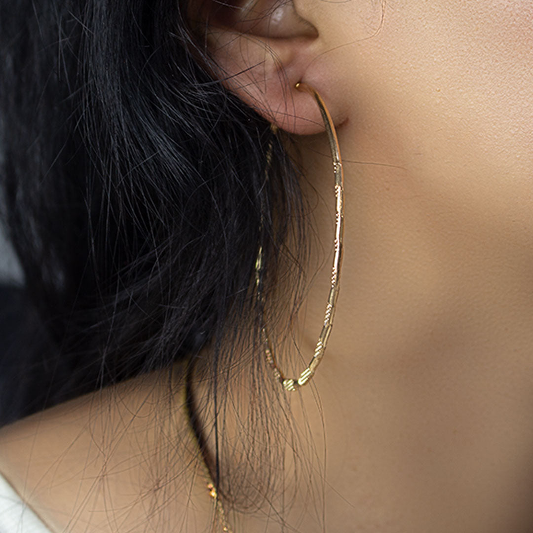 Golden Loops Secondary image