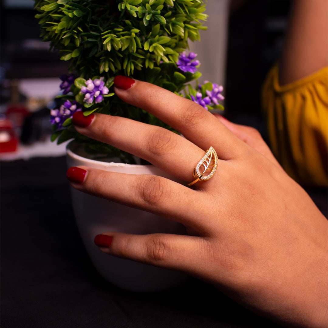 Gold Leaf Secondary image